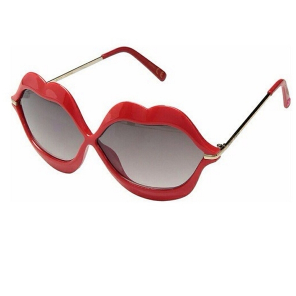 Rare betsey Johnson lips sunglasses main image 4